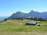 Blick über die Pfrontner Alpe zum Breitenberg und Aggenstein