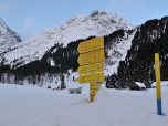 Vom Parkplatz in Lüsens starten wir auf dem Winterweg Richtung Westfalenhaus