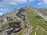 Vor uns baut sich das Feldernkreuz auf