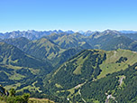Die Gratwanderung wird von einem herrlichen Karwendelblick begleitet