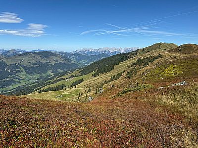 Blick zum Kaisergebirge und zum Pengelstein