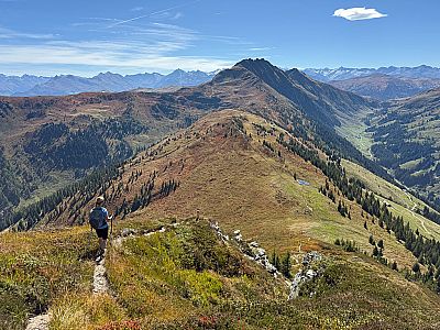 ...und folgen dem Kammverlauf südwestwärts