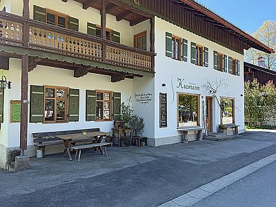 Gleich nach dem Blumencafé biegen wir rechts ab...