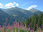 Schon zu Beginn hat man einen schönen Ausblick über das Defereggenal