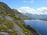 ...wandern wir zügig...