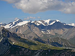 Links im Bild die Dreiherrnspitze, rechts der Gupf der Westlichen Simonyspitze
