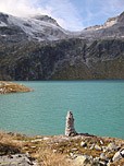 Steinmann vor dem Weißsee