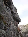 Passage mit einigen Tritthilfen