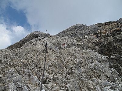 ...und eine schrofige Rampe