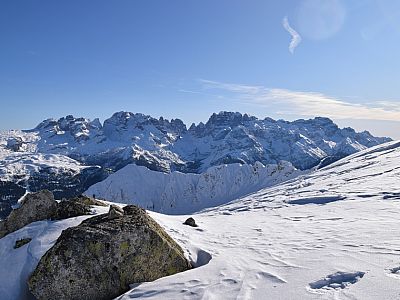 Weiterhin begleitet uns die herrliche Aussicht nach Osten auf die Brenta Gruppe
