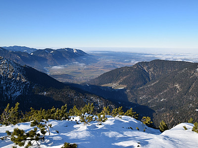 Im Nordwesten blicken wir auf Eschenlohe