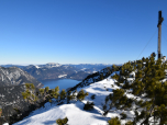Der Ausblick über den Walchensee zur Benediktenwand