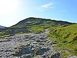 Zu Beginn ist der Weg steigig