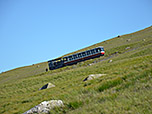 Zahnradbahn auf dem Weg zum Gipfel