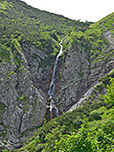 Während des Abstiegs gibt es kleine Wasserfälle zu bestaunen
