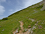 Aufstieg über die Grasflanke