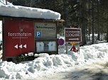 zum Parkplatz des Schaubergwerks Schwarzleo