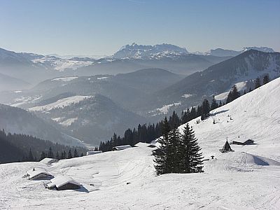 Blick zurück zur Hochalm, im Hintergrund der