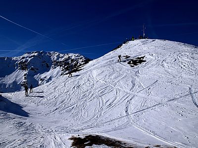 ... erreichen wir den Gipfel.