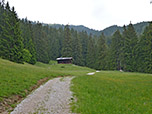 Wir wandern an der Dalsen-Diensthütte vorbei...