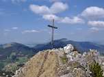 Gipfelkreuz des Sorgschrofen vor dem Edelsberg