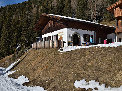 ... dann haben wir die Jausenstation Speikbodenhütte erreicht.