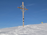 Das mächtige Gipfelkreuz am Speikboden