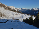 Im Schatten steigen wir zur Speikbodenhütte ab