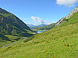 Nun wandern wir wieder ein Stück auf den Spullersee zu