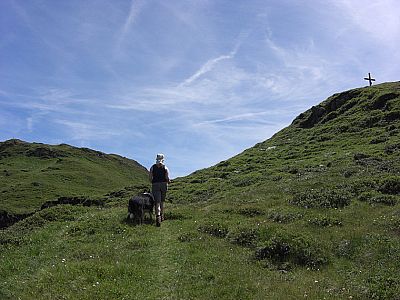 Rechts der Vorgipfel des Saalkogels
