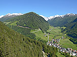 Rechts von der Bildmitte die Hohe Wand, rechts daneben der Kraxentrager