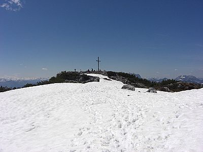 Am ersten Gipfelkreuz...