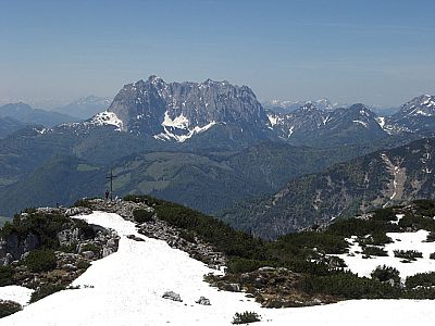 Blick über den Vorgipfel zum Kaiser