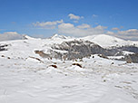 Rechts hinter der Plattenspitze taucht der Hirzer auf