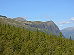 Blick von der Mautstraße zu Veslehorn und Storehorn