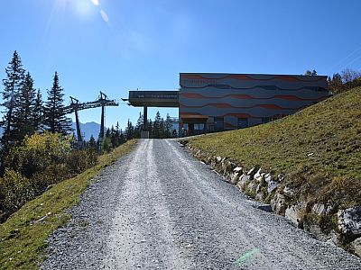 ... ist es nicht mehr weit bis zur Mittelstation der Stubnerkogelbahn