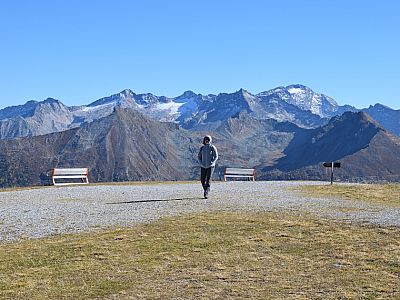 Im Südosten präsentiert sich der 3246 m hohe Ankogel