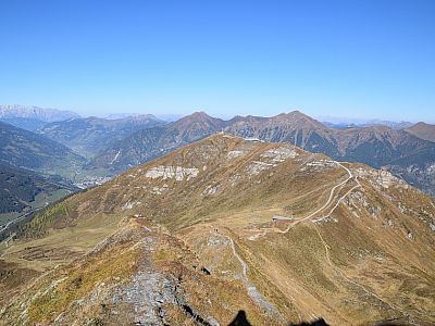 Der Blick nach Norden zurück zum Stubnerkogel