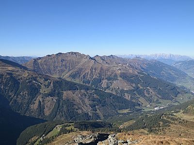 Der Ausblick nach Nordwesten auf die Türchlwand