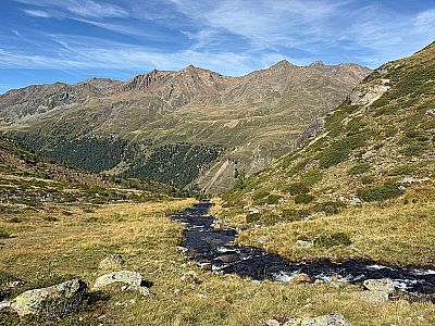 Der Bach dreht Richtung Matscher Tal ab