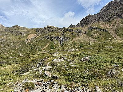 Diesen Wasserfall werden wir später während des Aufstiegs zur Oberetteshütte passieren