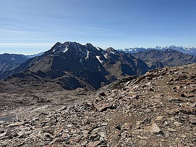Begleitet vom Blick auf die Saldurspitze...