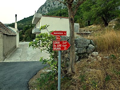 Der Sveti Jure ist am Ortsende von Veliko Brdo angeschrieben