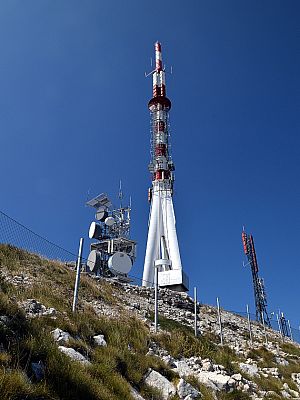 Der höchst Punkt des Gipfels beherbergt eine Sendeanlage