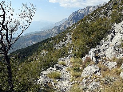 Der Weg ist gut ausgebaut und die Orientierung fällt leicht