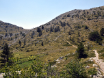 Rechts der Gipfel des Vosac mit der Gipfelhütte.