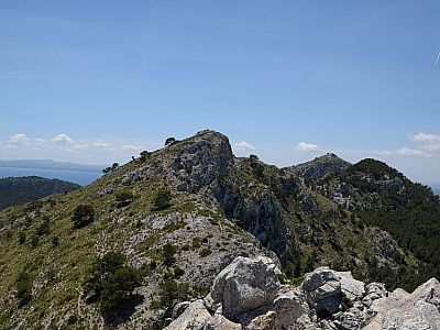 Mitte rechts ist der Talaia D'Alcudia zu ssehen