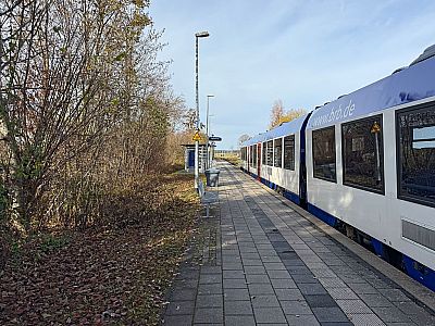 Los gehts am Bahnhof in Darching