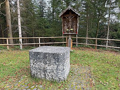 ...und der Freiluftaltar in Nüchternbrunn