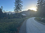 Vorbei an der Bergwachthütte...
